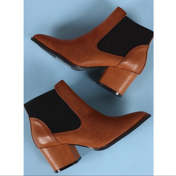 ✨HP✨Gorgeous Chelsea Booties - Picture 6 of 8